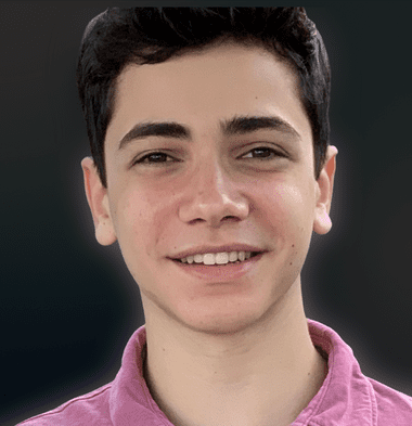 Teens patient 3 smile after orthodontic treatment